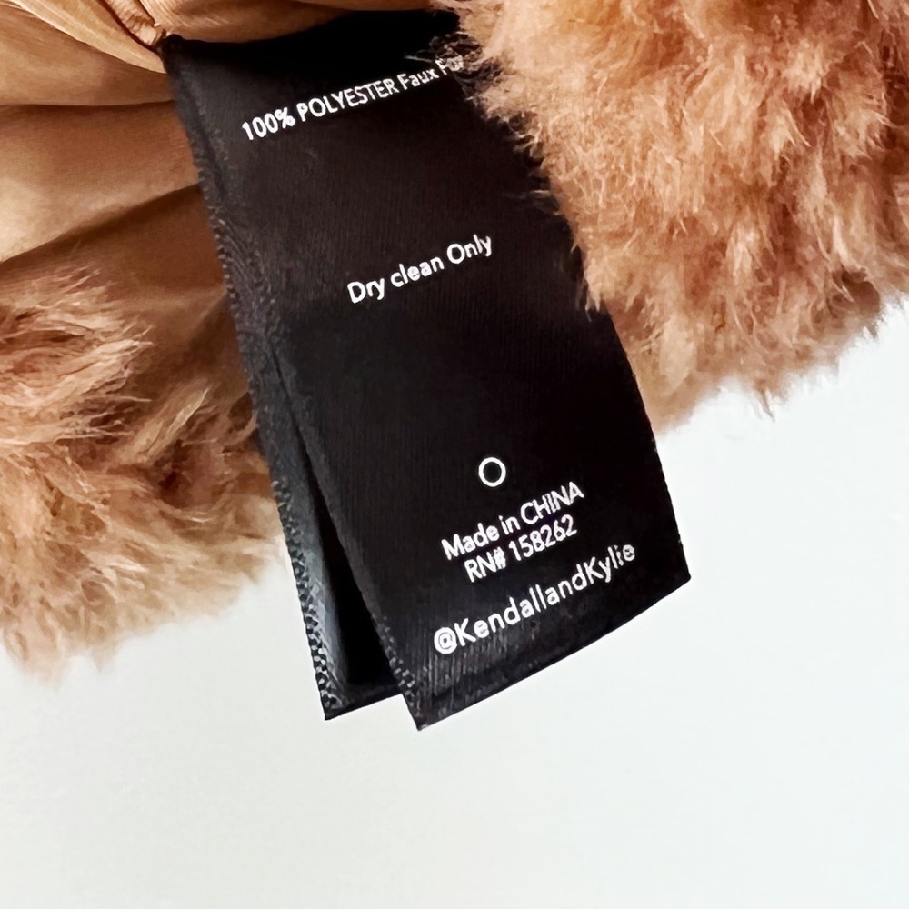 NEW Kendall + Kylie Revolve Sherpa Front Zipped Utility Jacket Caramel - Picture 7 of 7